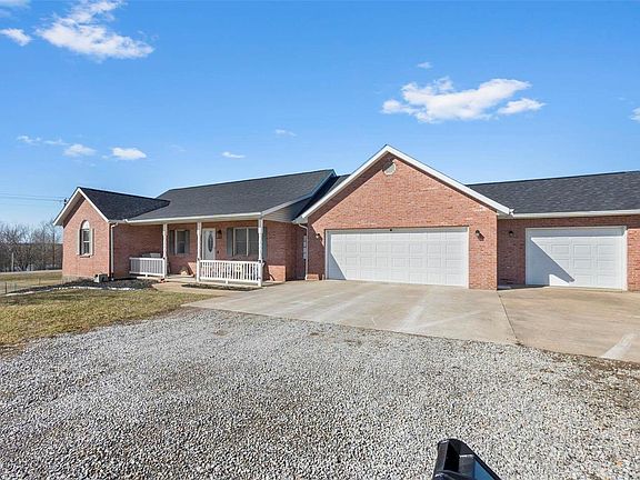 3rd image of 143 Blueberry Ln