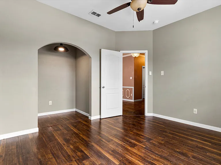 5000 Wild Oats Dr — Photo 3