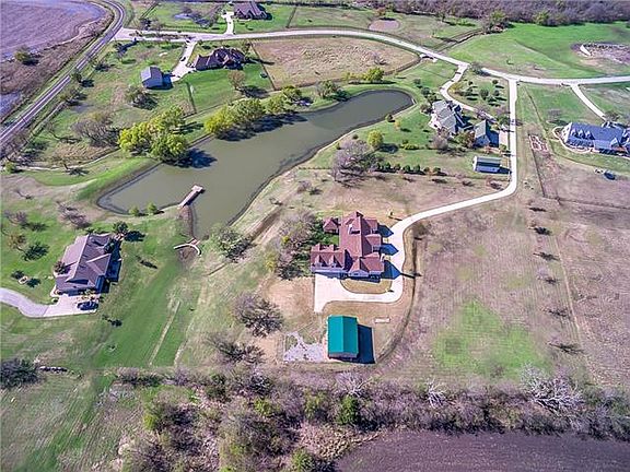 2nd image of 3405 N Preston Lakes Dr
