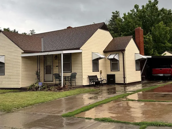 1023 W McCormick Ave, Wichita, KS 67213