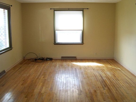 4th image of 512 W Marilyn Dr