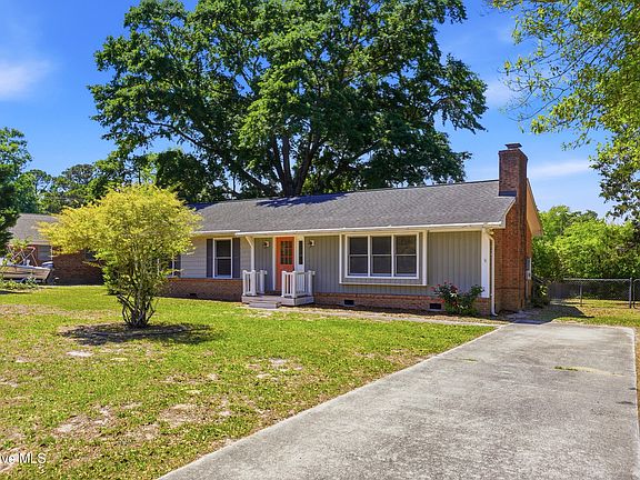3rd image of 105 Treasure Island Way