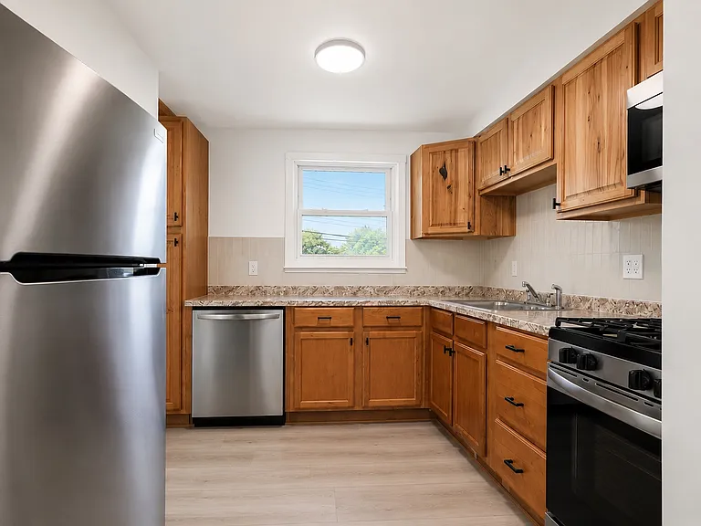 153 Argus Dr — Photo 2