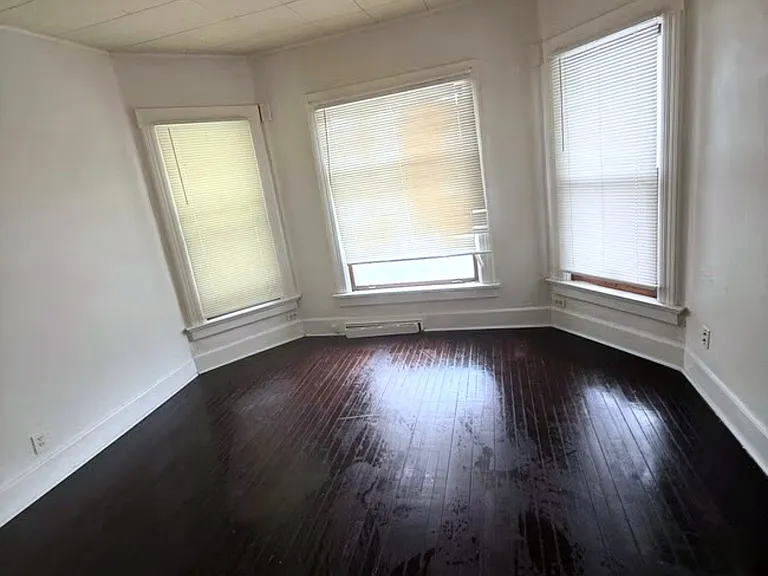 922 E Hamilton St #922 — Photo 3