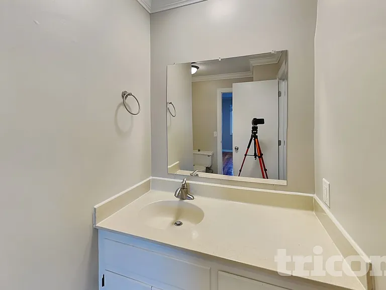 433 1st St NW — Photo 14