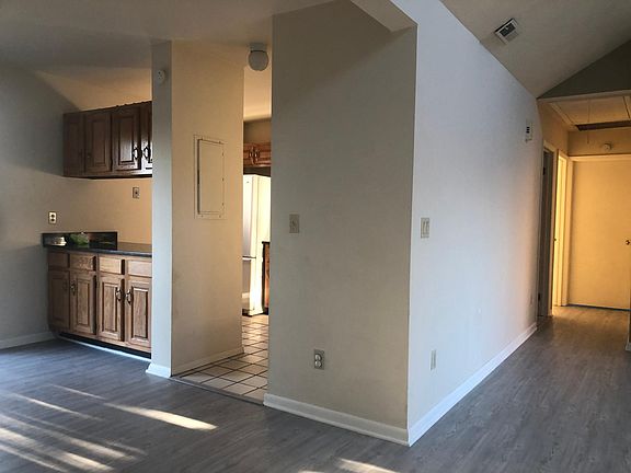 5th image of 2437 Bedford St