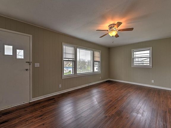 5th image of 160 Hixon Cir