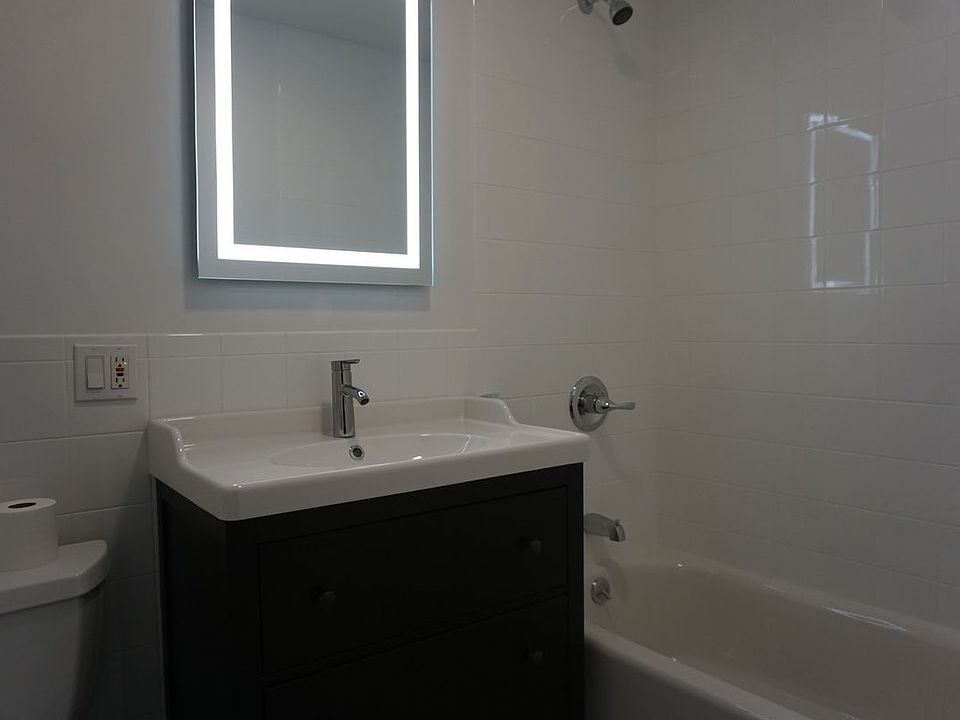 2nd image of 582 Leonard St APT 1R