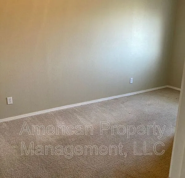 4714 NE Wisconsin St — Photo 6