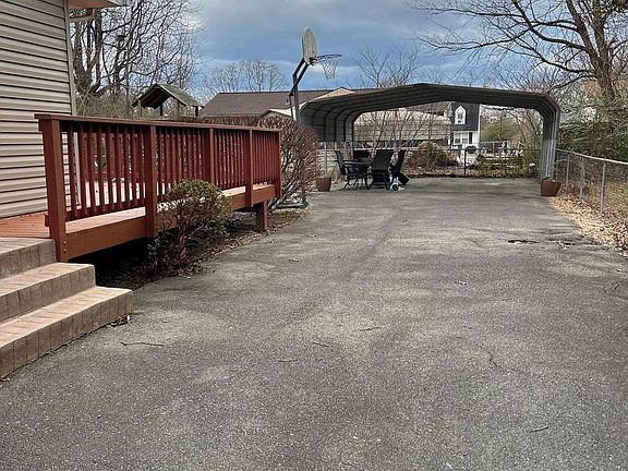 5th image of 5502 Larch St