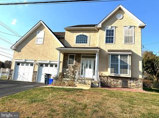 9710 Bridle Rd, Philadelphia, PA 19115