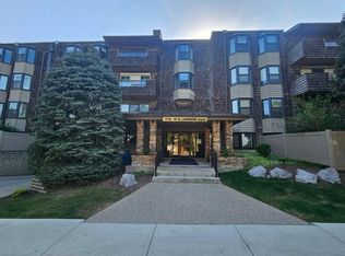 3730 W 50th St NW #410, Calgary, AB T3A 2V9