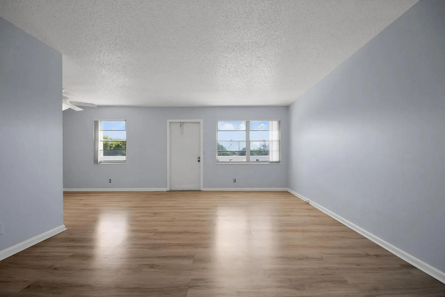2 bed, 1.5 bath, 841 sqft, $1,700 — Photo 2