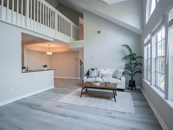 4th image of 3301 Haviland Ct APT 304