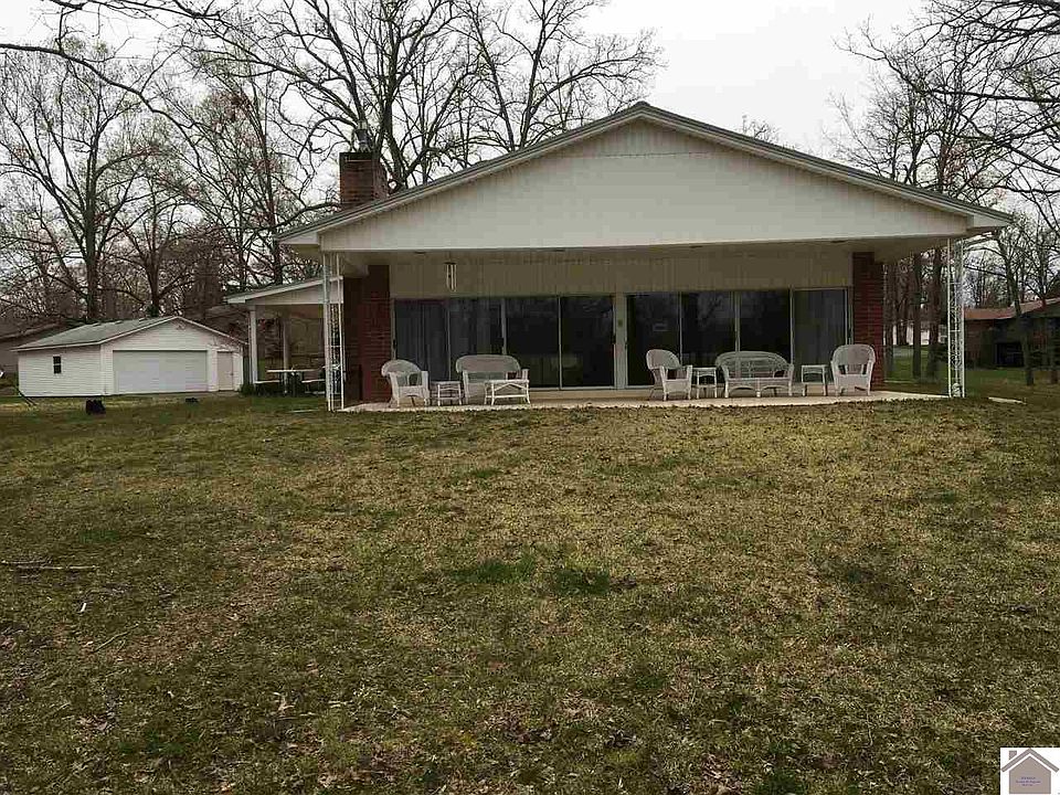 1st image of 217 Ravenwood Cir