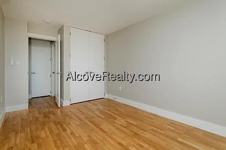 2 bed, 1.0 bath, $4,350 — Photo 4
