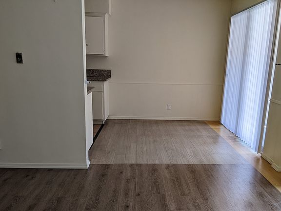 5th image of 1401 College View Dr #7