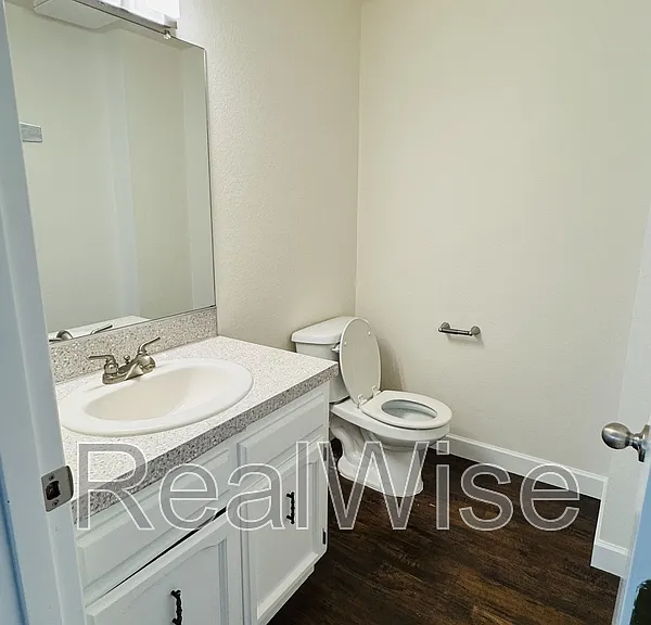 4278 Meadowbrook Ct NE — Photo 11