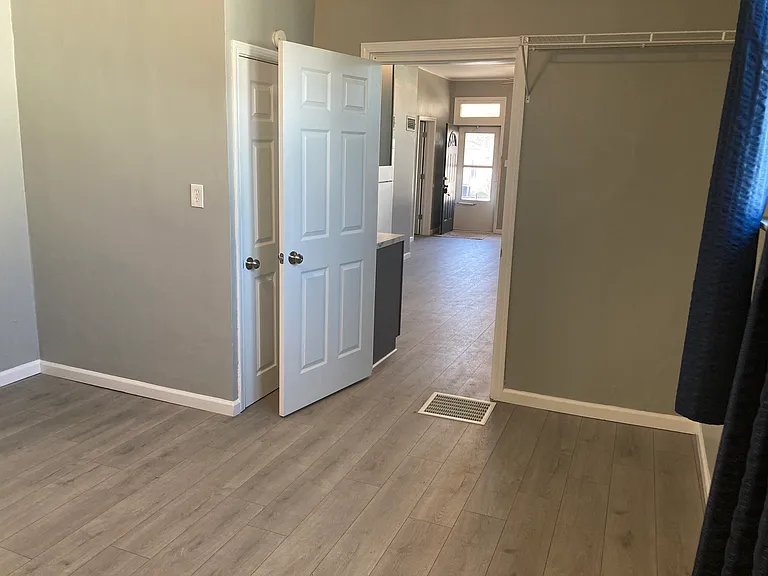 8 N Indiana Ave — Photo 8