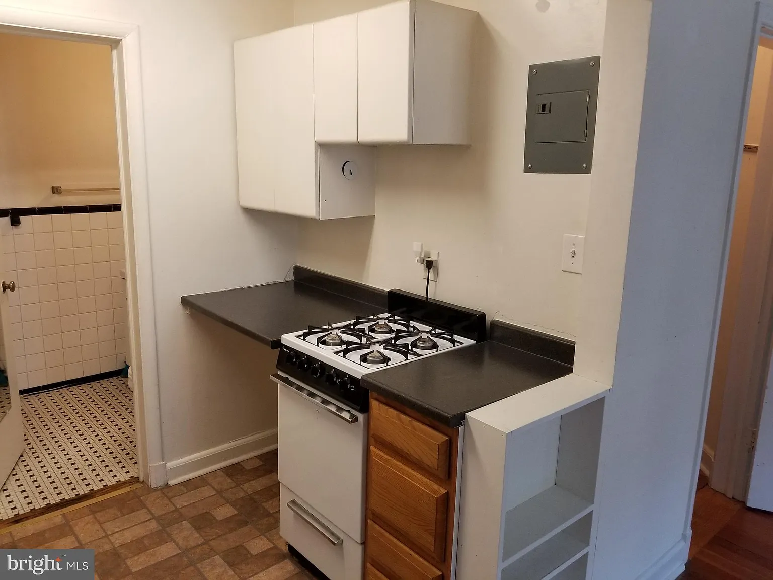 Studio, 450 sqft, $1,930 — Photo 3