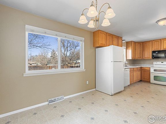 5th image of 1537 Hilltop Dr