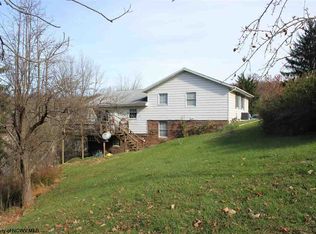 616 Hillwood Dr, Morgantown, WV 26508
