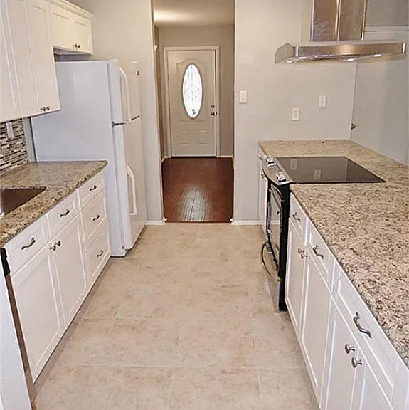 4406 Kinloch Dr — Photo 7