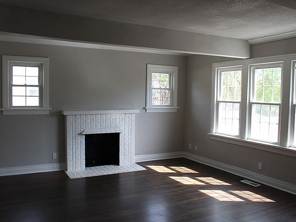 3rd image of 116 S Knoxville Ave