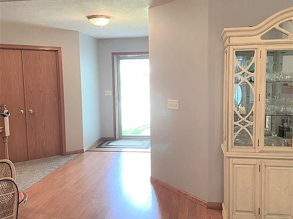 3rd image of 600 E 21st St