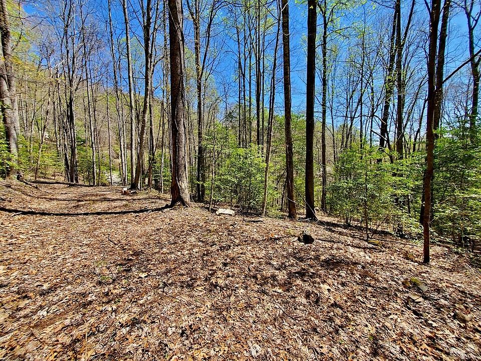 1st image of 9 Hemlock Falls Dr