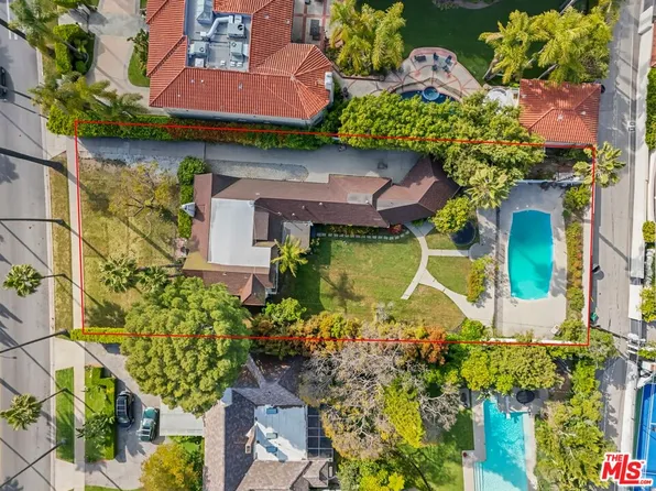 626 N Canon Dr, Beverly Hills, CA 90210