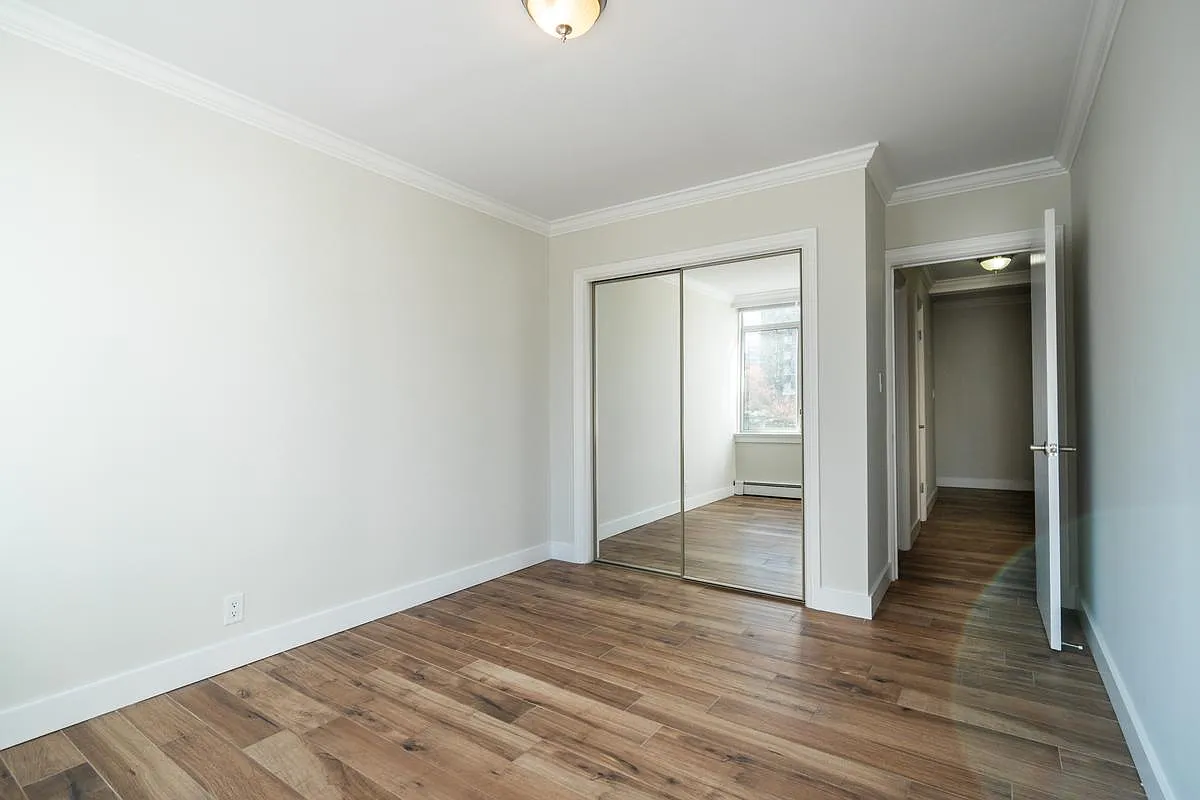 2035 Barclay Street — Photo 3
