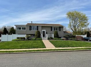 15 Pomper Dr, East Northport, NY 11731