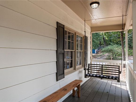 3rd image of 980 Hickory View Ct NW
