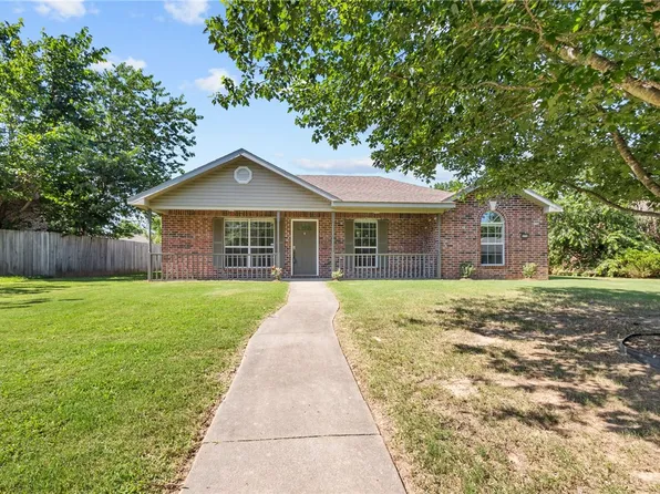 5716 W Chattel St, Fayetteville, AR 72704