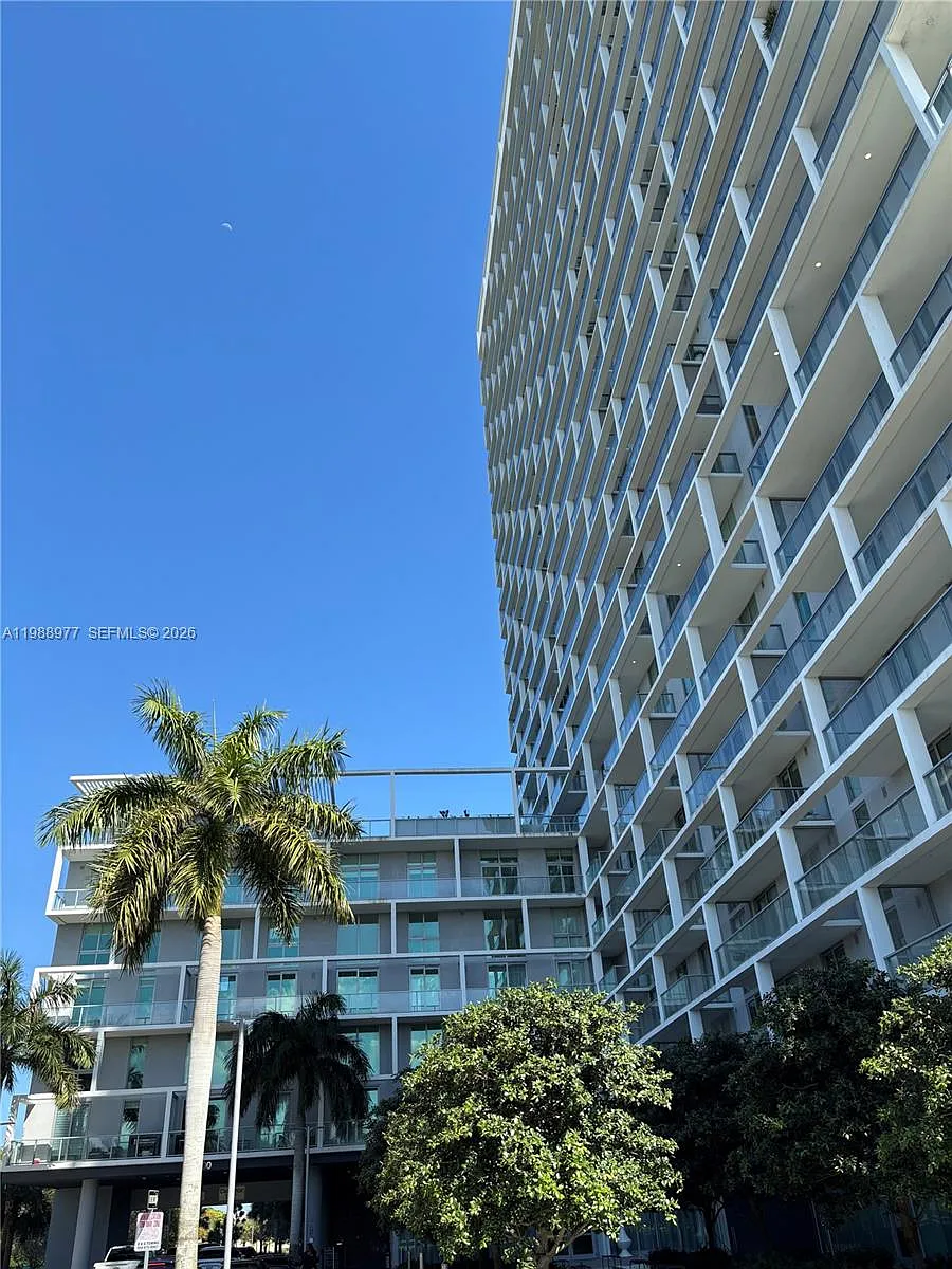 Building Photo - 2000 Metropica Way #2305