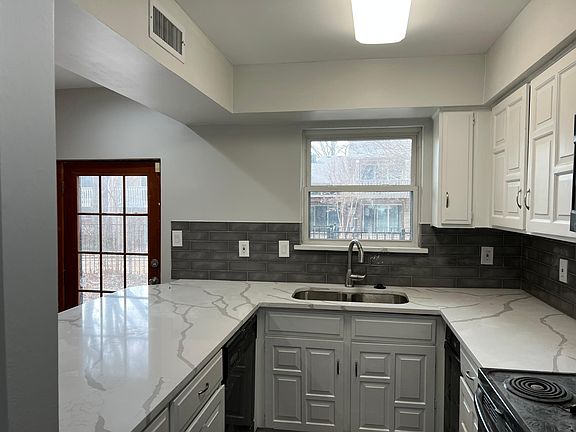 5th image of 2910 Shady Lake Cir