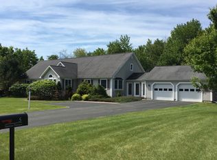 5 Sunrise Ter, Wynantskill, NY 12198