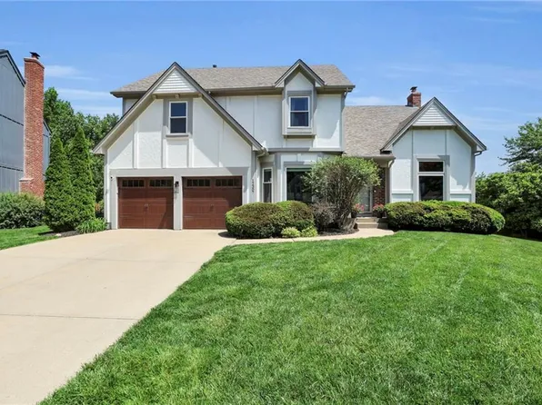 12307 Farley St, Overland Park, KS 66213