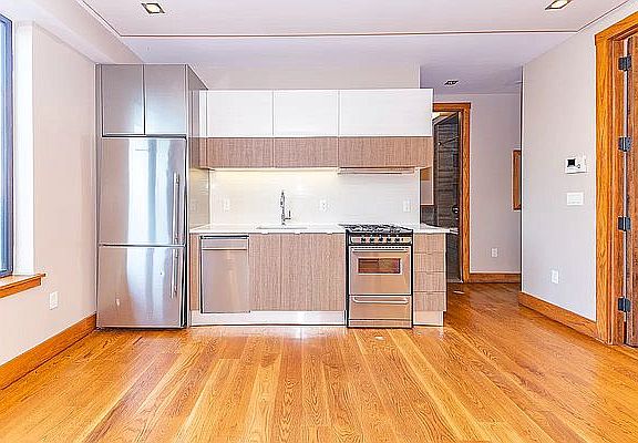 2nd image of 855 Willoughby Ave #4