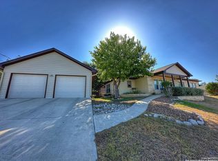 143 Madrona Dr, Kerrville, TX 78028