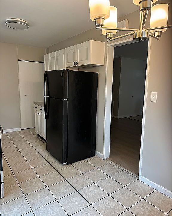 210 Sheffield Dr, photo 4
