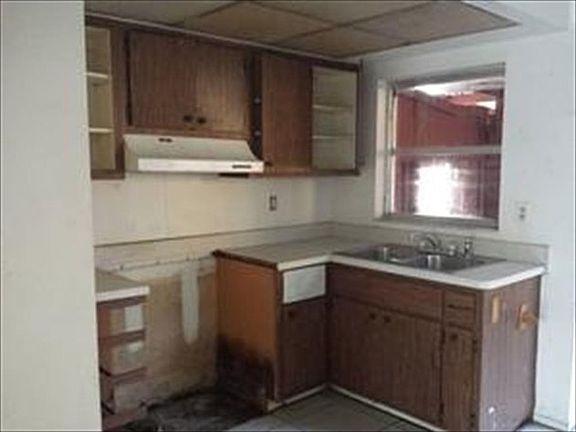 3rd image of 2022 N Betty Ln