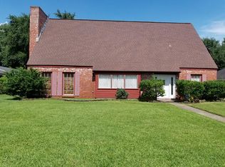 3148 Bryan Ave, Groves, TX 77619