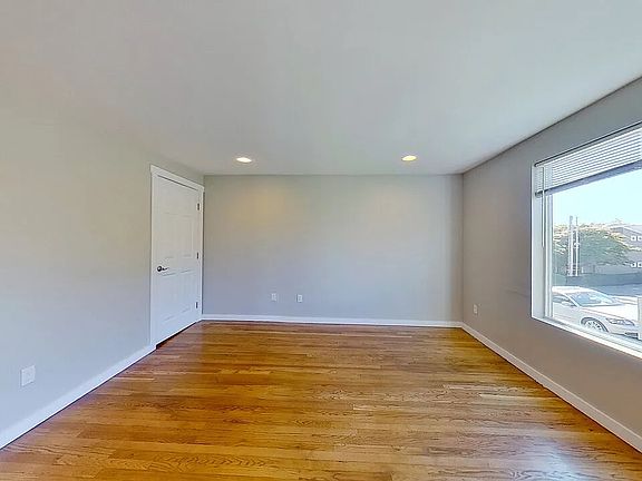 4th image of 518 2nd St APT 9