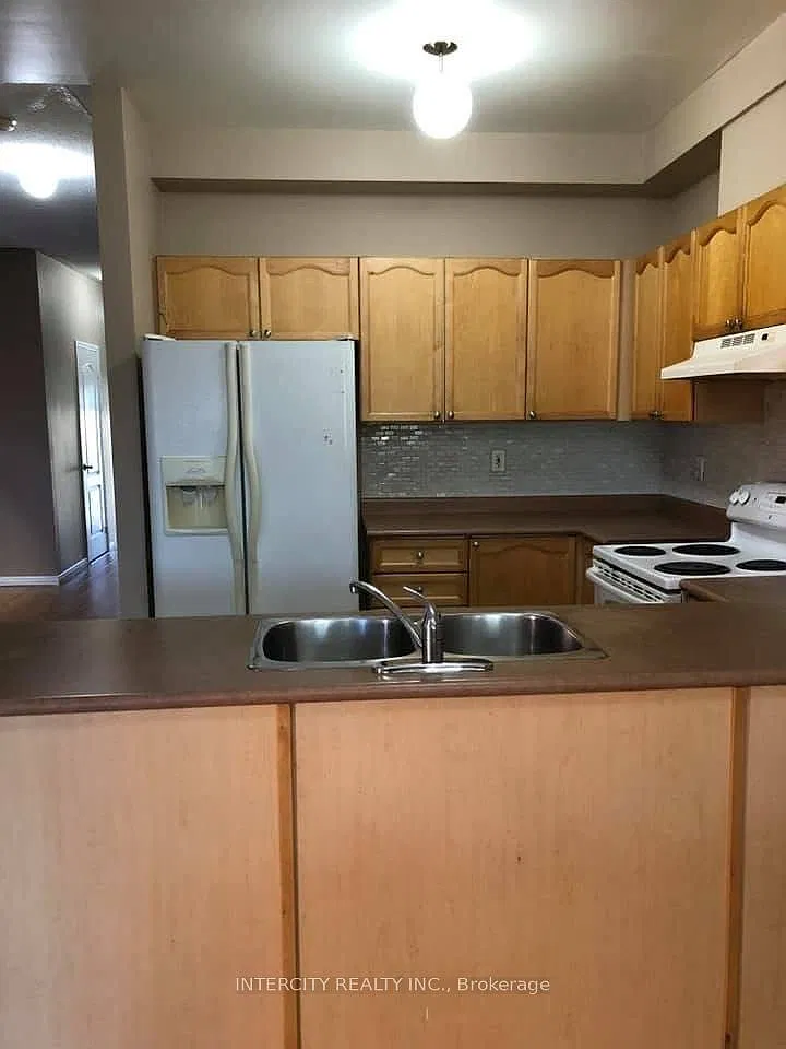 3 bed, $2,950 — Photo 3