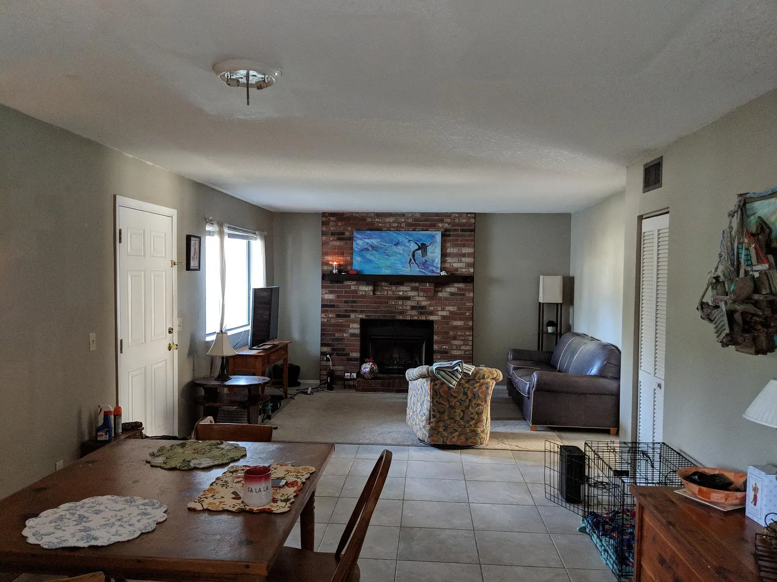 3 bed, 1200 sqft, $2,400 — Photo 1