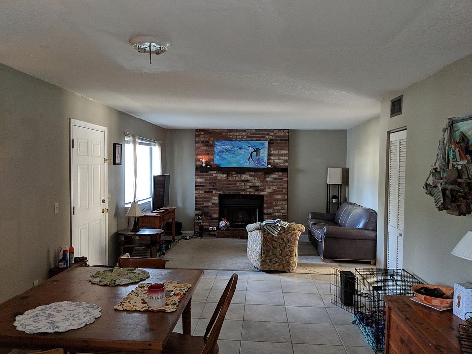 Living and dining area