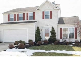 2220 Hunters Hollow Ln, Lake View, NY 14085