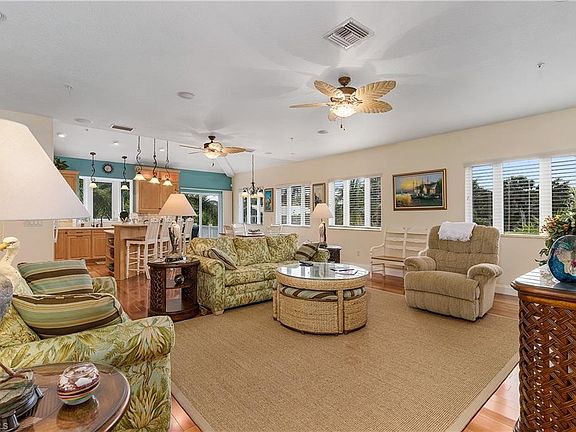 2nd image of 7871 Barrancas Ave